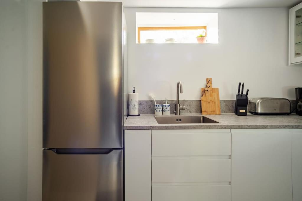Outstanding Apartment Close To Gothenburg Kungalv Exterior photo